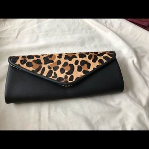 SALE 👈🎉Leopard and black clutch/purse